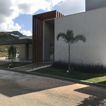 Suites De Luxo Paraiso De Minas Escarpas Capitolio Bagian luar foto