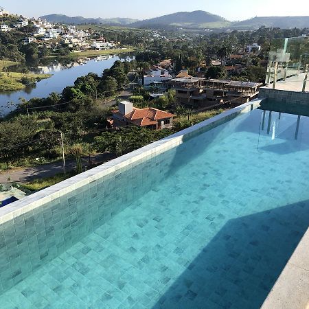 Suites De Luxo Paraiso De Minas Escarpas Capitolio Bagian luar foto